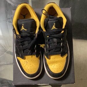 Used Nike kids sneakers